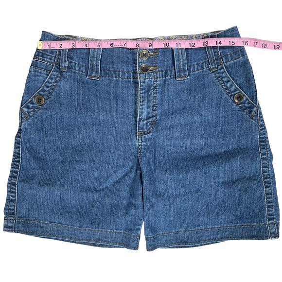 Lee size 12 just below the waist, petite bermuda shorts, button flap pockets EUC - Picture 6 of 9
